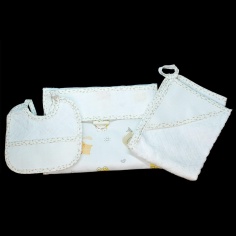 Kit babero+bolsa+cambiador animalitos panama | Mercería Online Pontejos