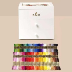 Mueble madera blanco 70 madejas mouline dmc | Mercería Online Pontejos