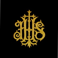 Aplicación bordada xxx ihs | Mercería Online Pontejos